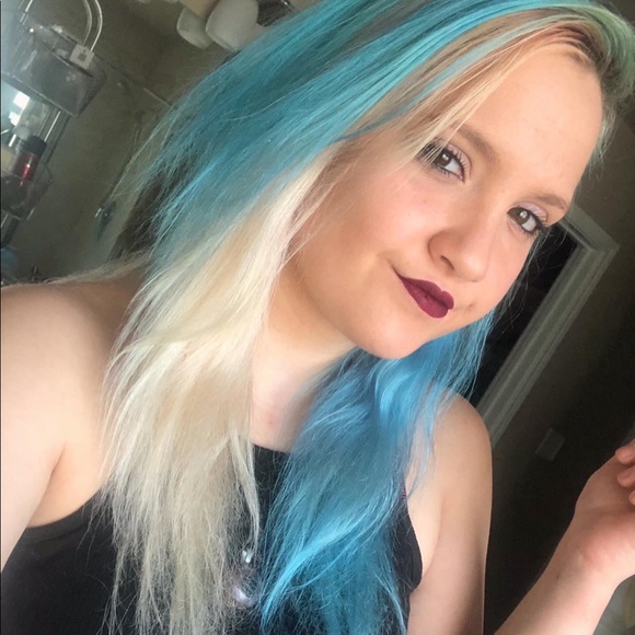 Welcome to my Closet :) - Picture 1 of 4